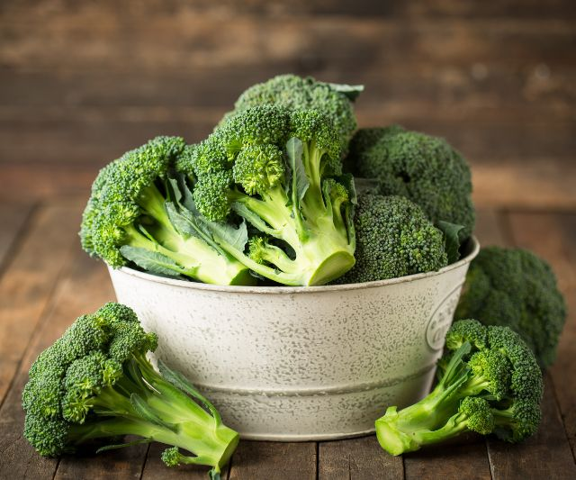 A bowl of broccoli (Is broccoli good for weight loss?)